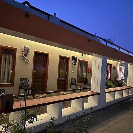 The French Villa Elite 蓬蒂切里 外观 照片